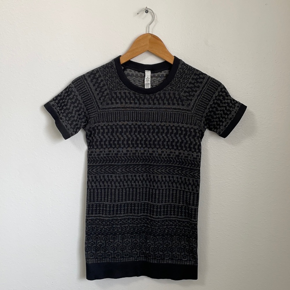 Lululemon Rest Less Short Sleeve - Size 4